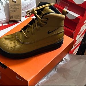 Nike ACG BOOTS!!